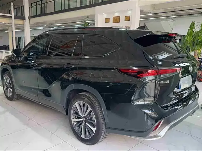 Toyota Crown Land Crown Land 2024 2.5L HEV 4WD Premium Edition 2024 — миниатюра 4
