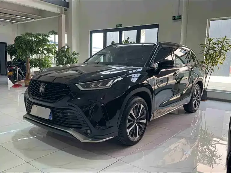 Toyota Crown Land 2024