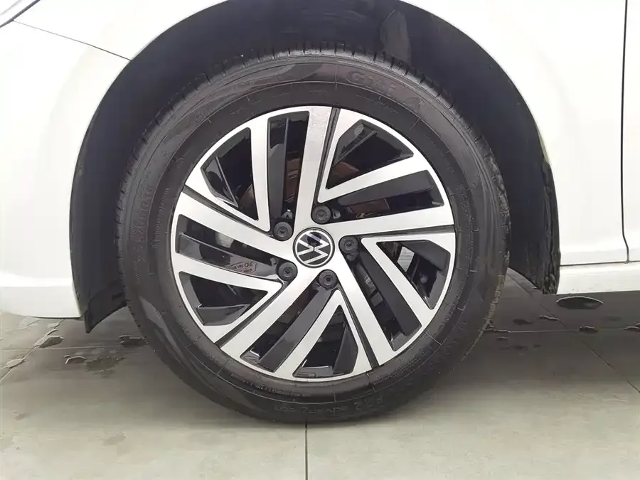 Volkswagen Lavida Lavida 2024 1.5L Automatic 5 Million Edition 2025 — миниатюра 5