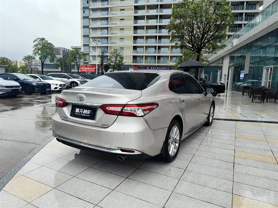 Toyota Camry Camry 2023 2.0G Deluxe Edition 2024 — миниатюра 3