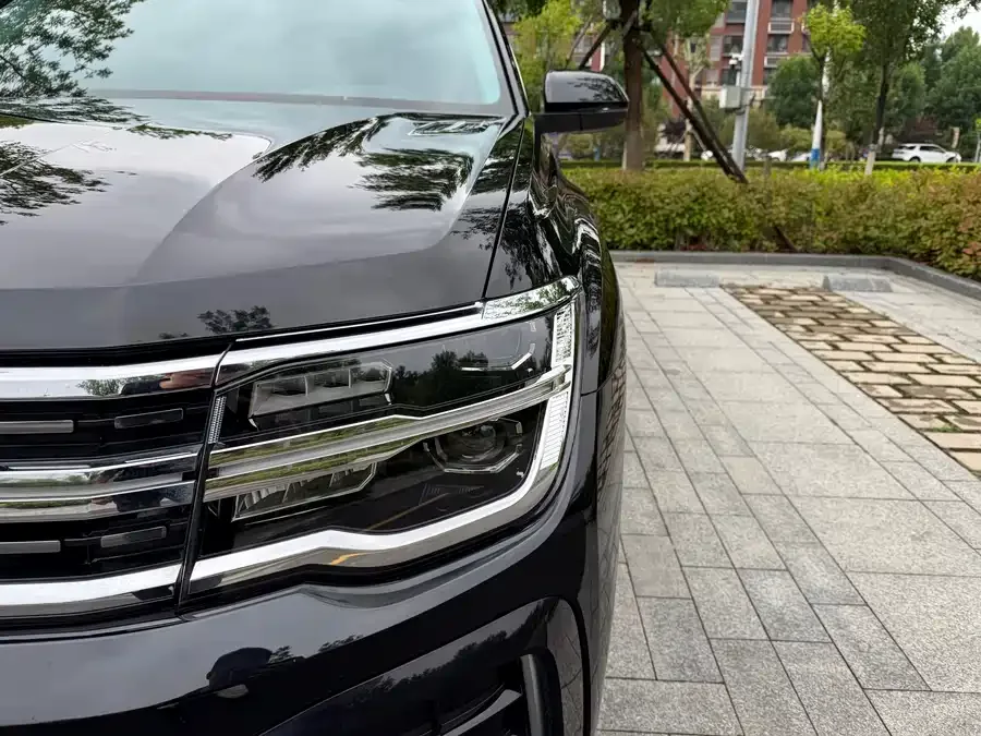 Volkswagen Teramont 2024 Touron Touron X 380TSI 4WD Luxury Edition 2024 — миниатюра 3