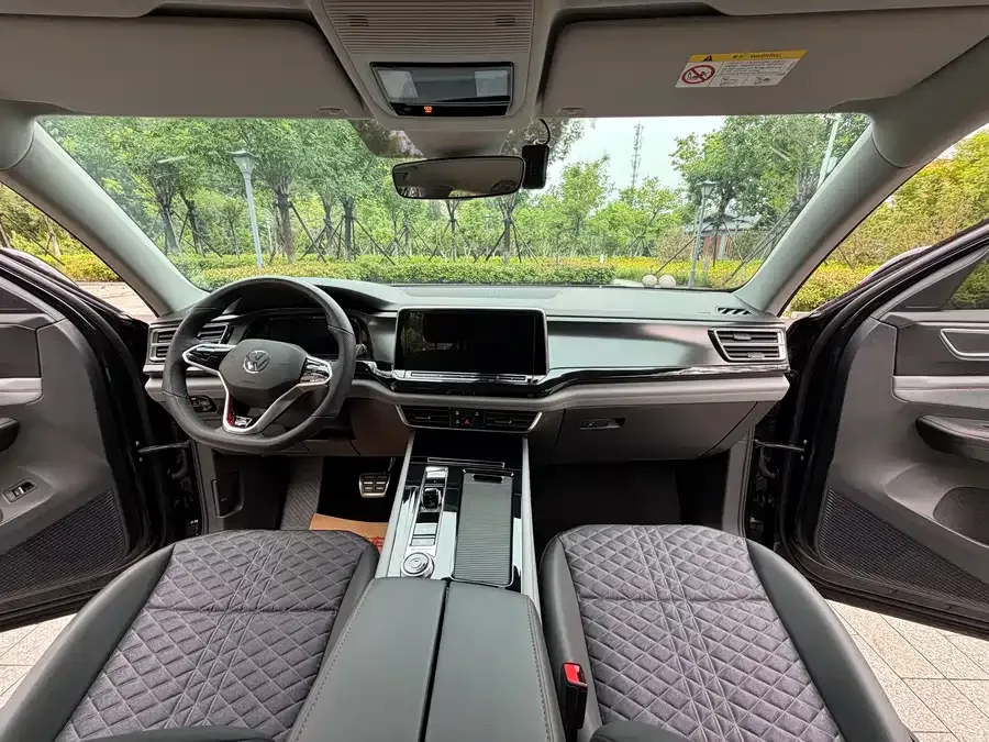Volkswagen Teramont 2024 Touron Touron X 380TSI 4WD Luxury Edition 2024 — миниатюра 5