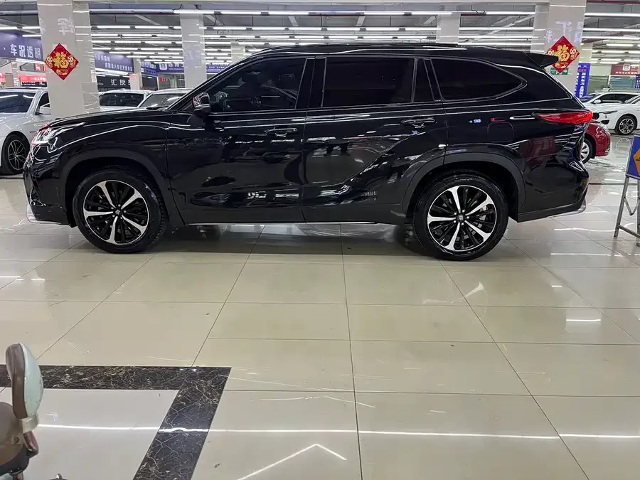 Toyota Crown Land Crown Land Release 2022 2.0T 4WD Jinyao Edition 2023 — миниатюра 3