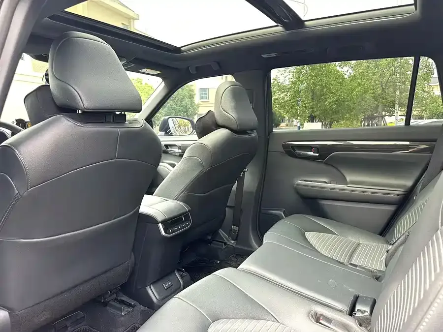 Toyota Crown Land Crown Land Release 2023 2.5L HEV 4WD Premium Edition 2023 — миниатюра 4