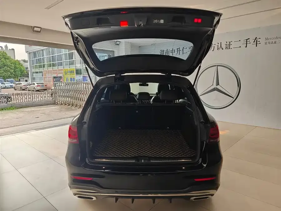 Mercedes-Benz GLC-Class Mercedes-Benz GLC 2023 GLC 260 L 4MATIC luxury 5-seater 2023 — миниатюра 3