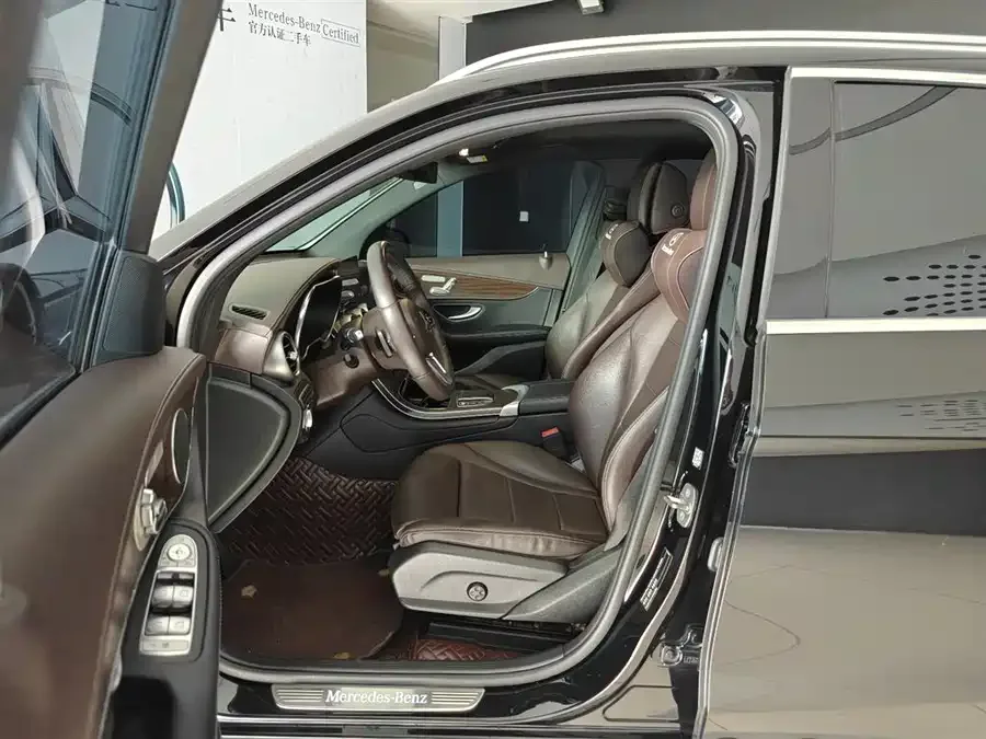 Mercedes-Benz GLC-Class Mercedes-Benz GLC 2023 GLC 260 L 4MATIC luxury 5-seater 2023 — миниатюра 5