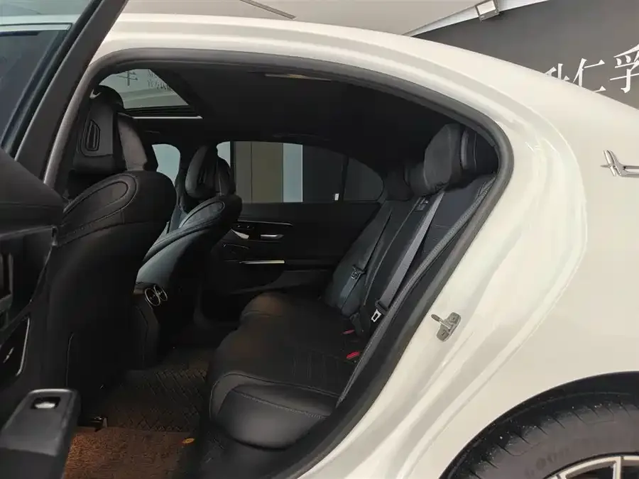 Mercedes-Benz Class C Mercedes-Benz C-Class 2025 C 200 L Sports Edition 2025 — миниатюра 3