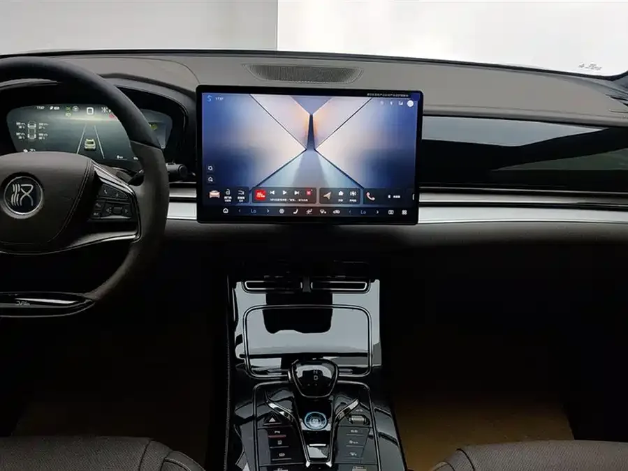 BYD Second-hand Han 2025 DM-i 125KM Premium Edition 2024 — миниатюра 4