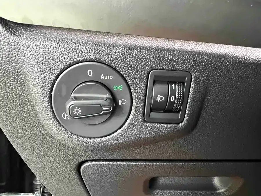 Volkswagen Lavida Lavida 2023 280TSI DSG Starry Sky Edition 2023 — миниатюра 3