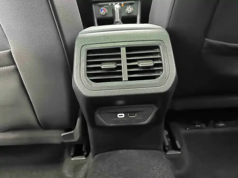 Volkswagen Lavida Lavida 2023 280TSI DSG Starry Sky Edition 2023 — миниатюра 5