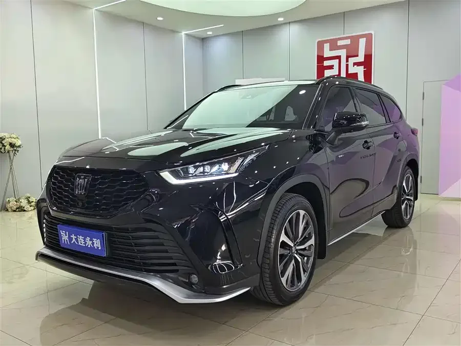 Toyota Crown Land 2024