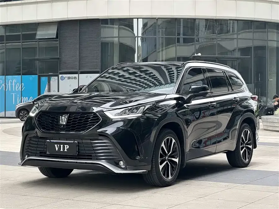 Toyota Crown Land Crown Land Release 2022 2.0T 4WD Jinyao Edition 2023 — фото 1, купить с доставкой в Москву