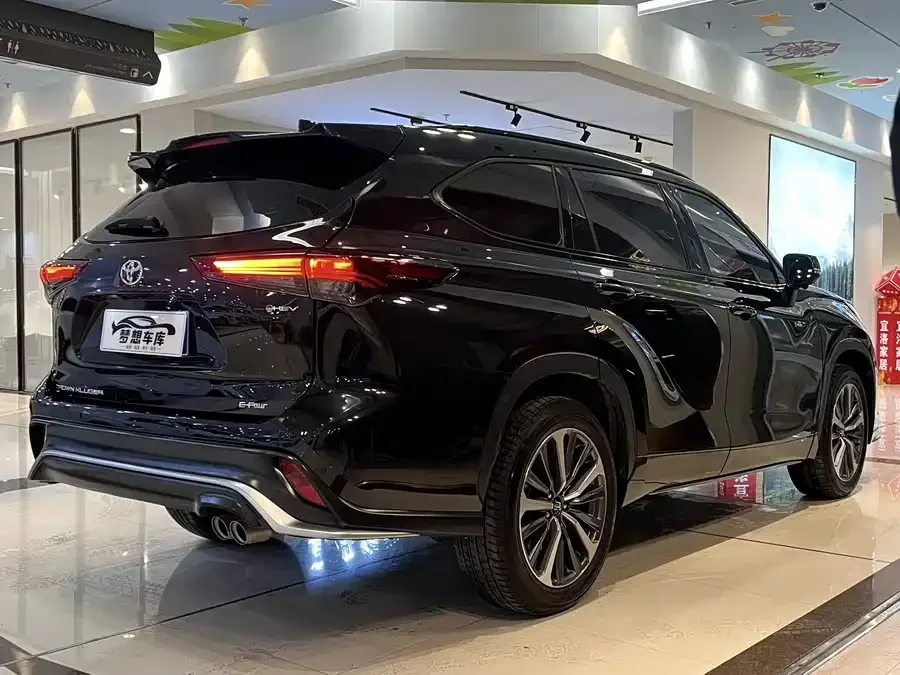 Toyota Crown Land Crown Land 2024 2.5L HEV 4WD Deluxe Edition 2025 — миниатюра 3