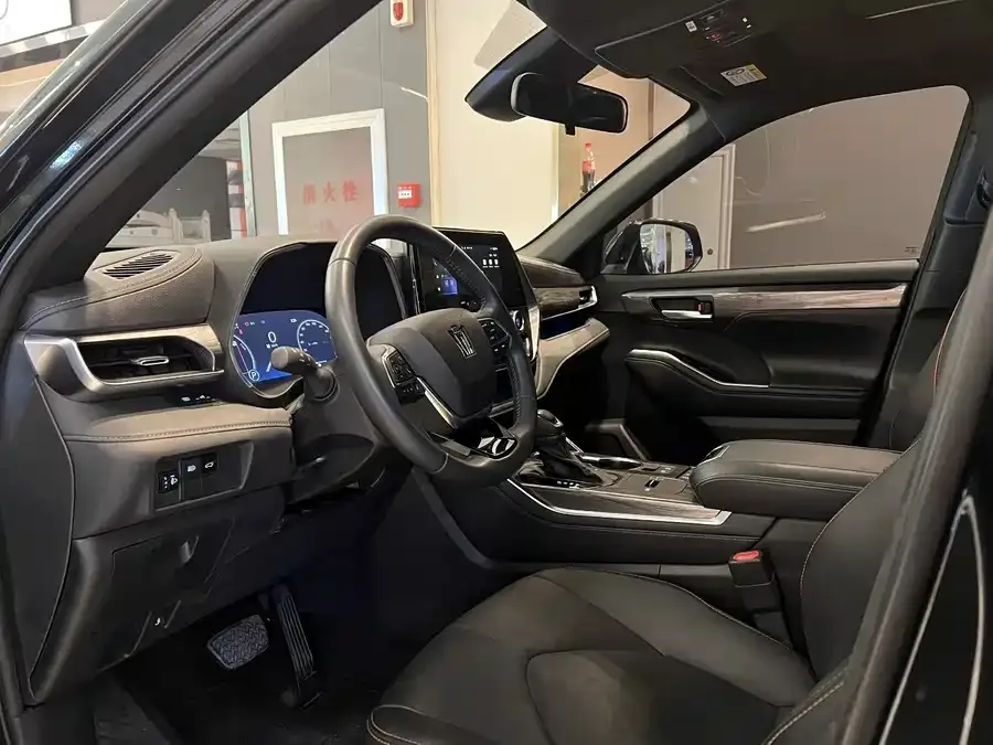Toyota Crown Land Crown Land 2024 2.5L HEV 4WD Deluxe Edition 2025 — миниатюра 4