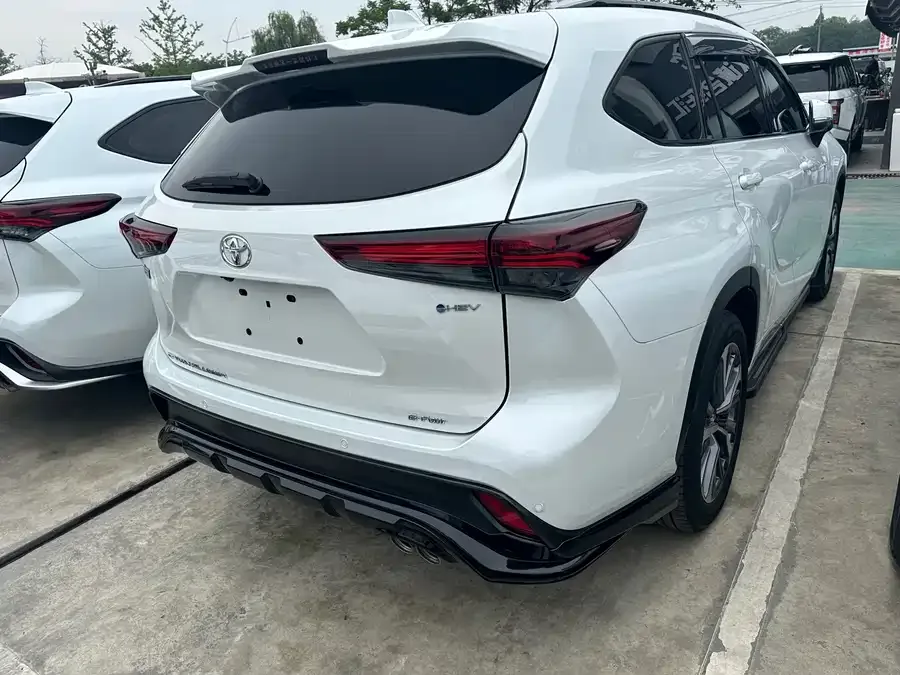 Toyota Crown Land Crown Land 2024 2.5L HEV 4WD Premium Edition 2025 — миниатюра 4
