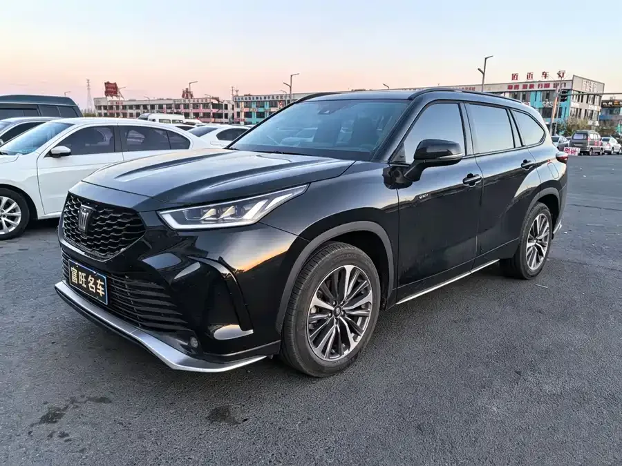 Toyota Crown Land 2026
