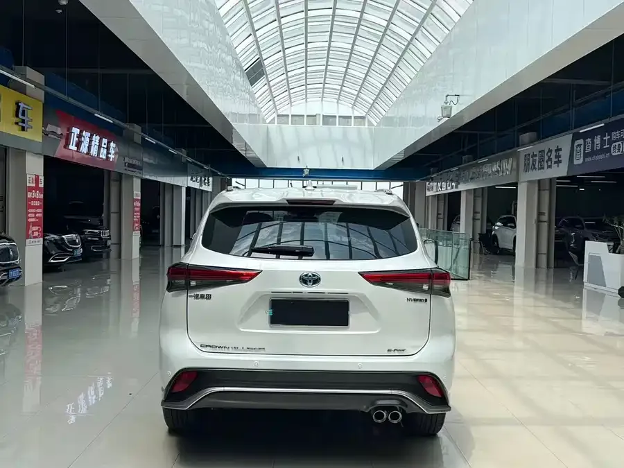 Toyota Crown Land Crown Land 2023 2.5L HEV 4WD Deluxe Edition 2023 — миниатюра 2