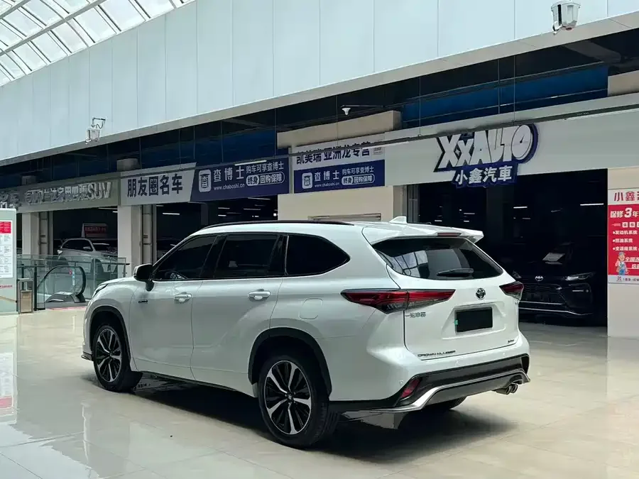 Toyota Crown Land Crown Land 2023 2.5L HEV 4WD Deluxe Edition 2023 — миниатюра 4