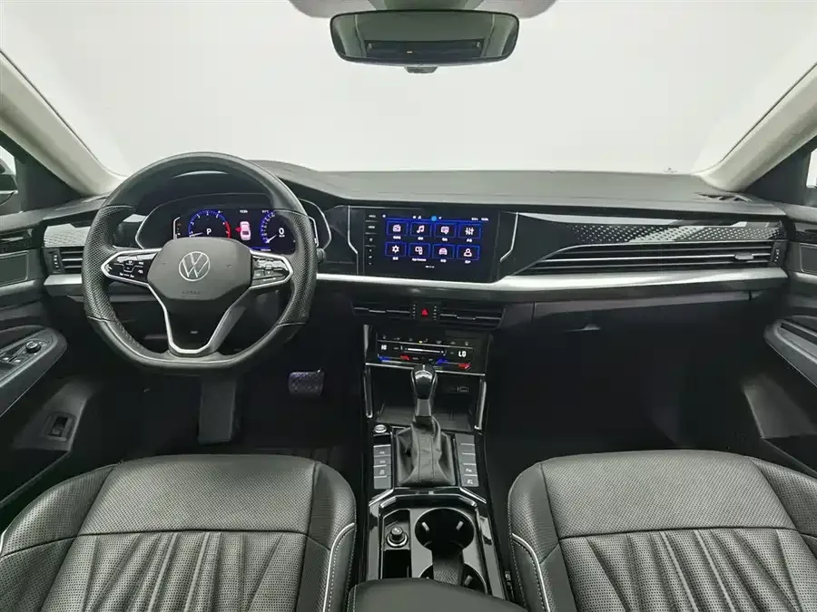 Volkswagen Passat Passat 2022 330TSI Deluxe Edition 2023 — миниатюра 2