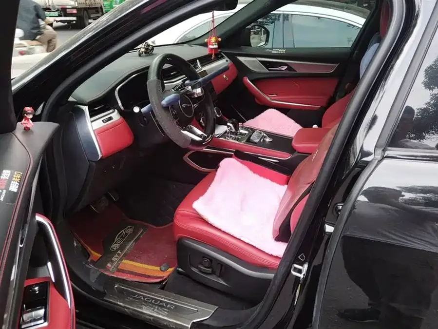 Jaguar F-Pace 2024 P250 R-Dynamic SE 2024 — миниатюра 3