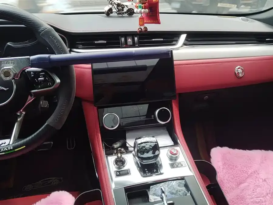 Jaguar F-Pace 2024 P250 R-Dynamic SE 2024 — миниатюра 4