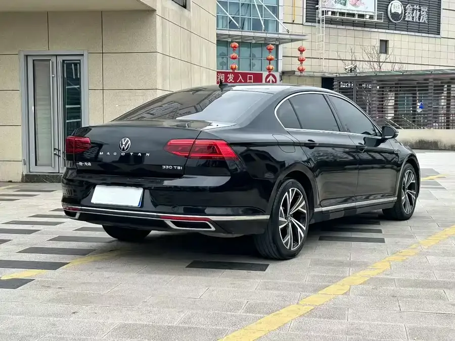 Volkswagen Magotan Magotan 2021 330TSI DSG 30th Anniversary Edition 2022 — миниатюра 3