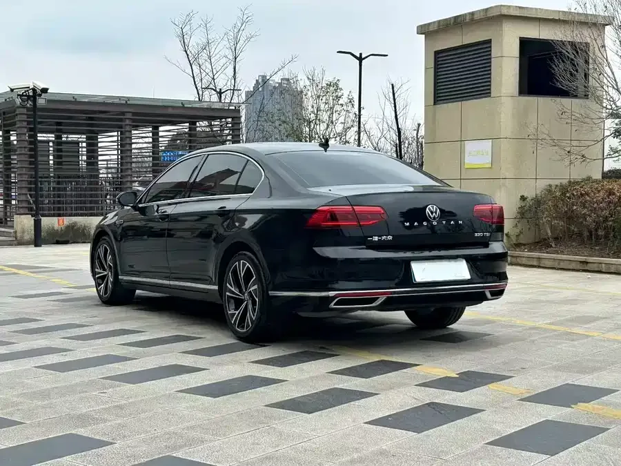 Volkswagen Magotan Magotan 2021 330TSI DSG 30th Anniversary Edition 2022 — миниатюра 4
