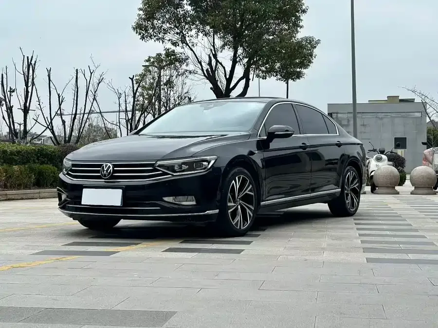 Volkswagen Magotan Magotan 2021 330TSI DSG 30th Anniversary Edition 2022 — фото 1, купить с доставкой в Москву