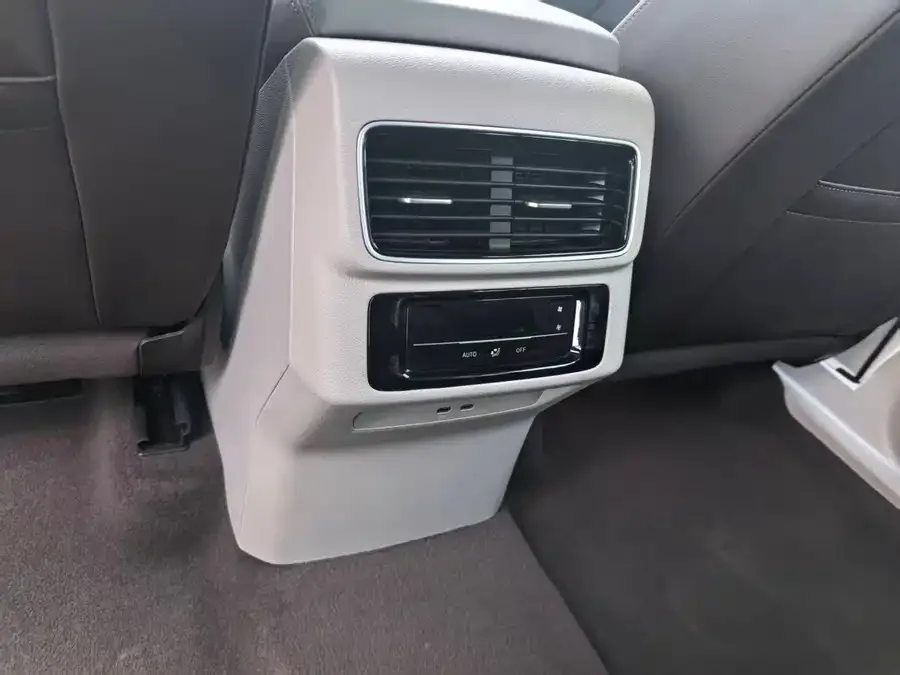 Volkswagen Tavendor 2023 Lanxun 380TSI 4WD R-Line Touring Edition 2023 — миниатюра 5