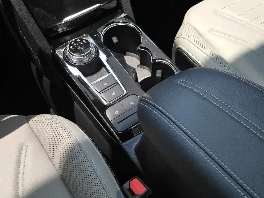 Ford Edge 2020 EcoBoost 245 2WD Premium Edition 2023 — миниатюра 5