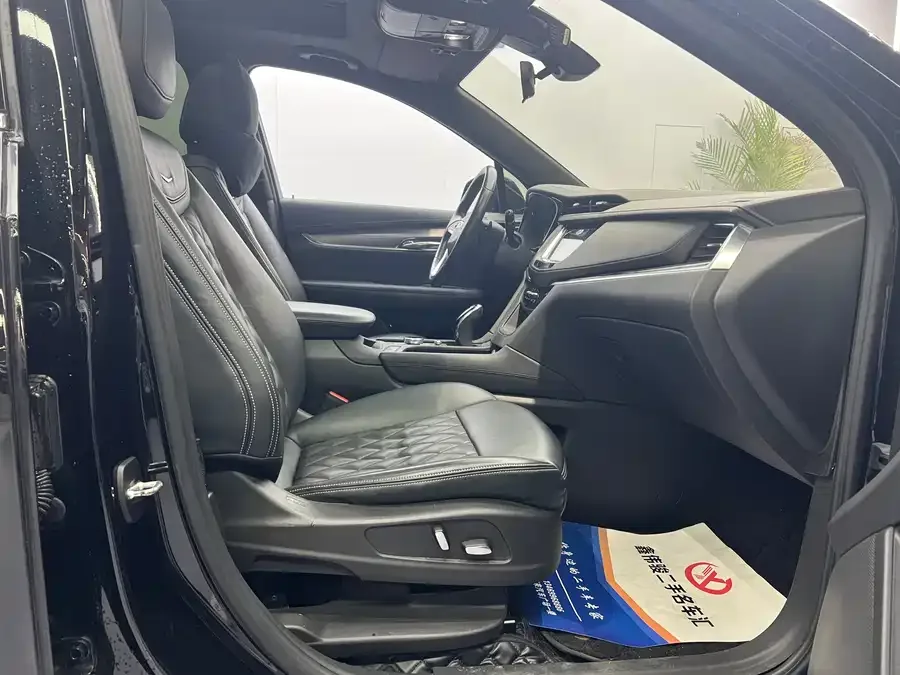 Cadillac XT6 2022 2.0T 7-Seat AWD Fashion 120th Anniversary Limited Edition 2022 — миниатюра 4