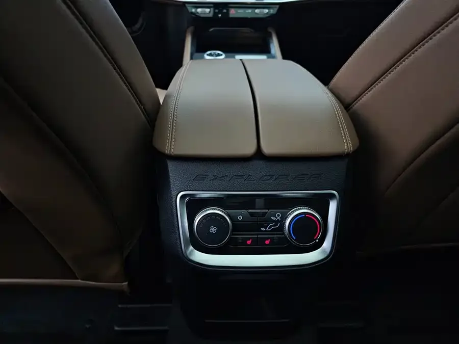 Ford Explorer Explorer 2023 EcoBoost 285 4WD Fashion Plus Edition 6 Seaters 2023 — миниатюра 4