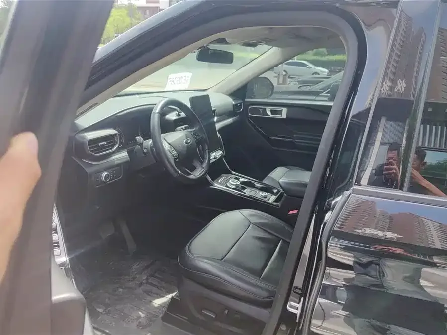 Ford Explorer Explorer 2020 EcoBoost 285 4WD Fashion Edition 6 Seaters 2022 — миниатюра 3