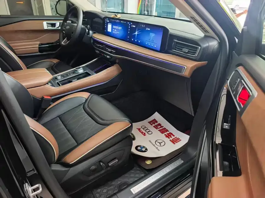 Ford Explorer Explorer 2023 EcoBoost 285 4WD Titanium Edition 7 Seaters 2024 — миниатюра 5