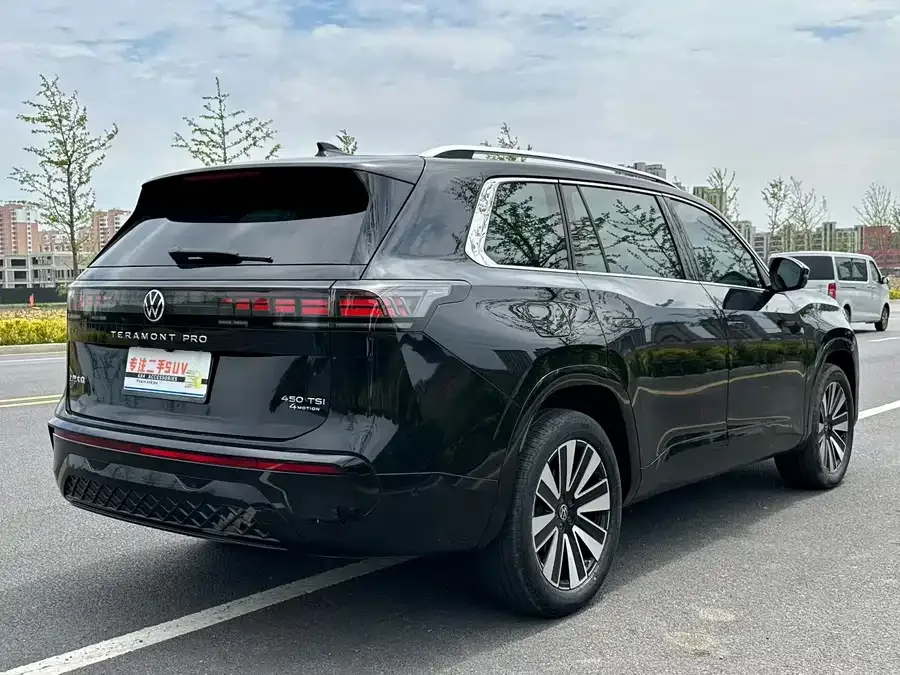 Volkswagen Teramont 2025 Touron Pro 450TSI 4WD Vertical and Horizontal Edition 2025 — миниатюра 3