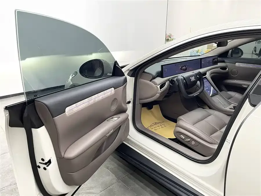 Zhiji L6 Zhiji L6 2025 Ultra 2025 — миниатюра 2