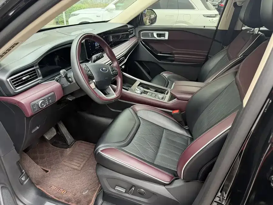 Ford Explorer Explorer 2023 EcoBoost 285 4WD Titanium Edition 7 Seaters 2023 — миниатюра 2