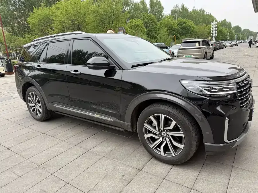Ford Explorer Explorer 2023 EcoBoost 285 4WD Titanium Edition 7 Seaters 2023 — миниатюра 4