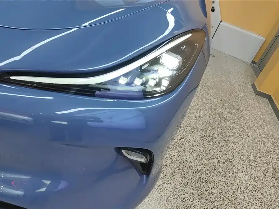 IM Motors LS6 Zhiji LS6 2025 Linglizard Intelligent Driving Edition 2025 — миниатюра 2