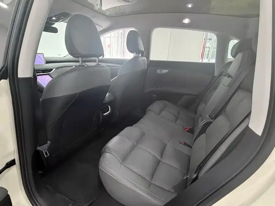 IM Motors LS6 Zhiji LS6 2025 Linglizard Intelligent Driving Edition 2025 — миниатюра 2