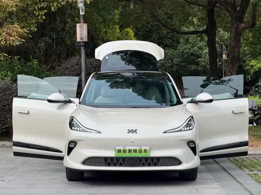 IM Motors LS6 Zhiji LS6 2025 Linglizard Intelligent Driving Edition 2025 — миниатюра 2