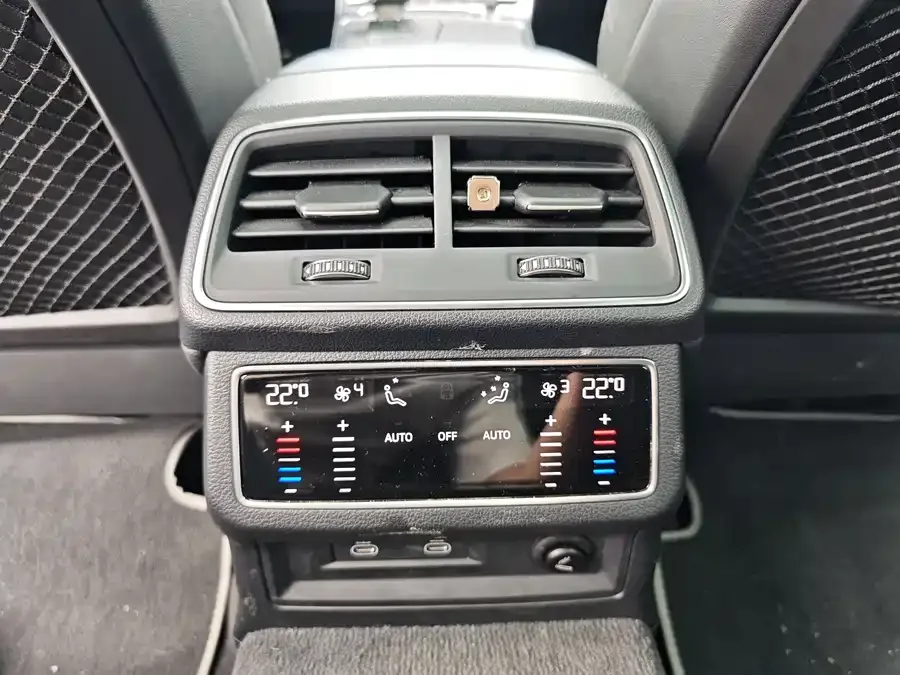 Audi A7L 2022 45 TFSI S-line Dream Flow Crystal Set 2023 — миниатюра 4
