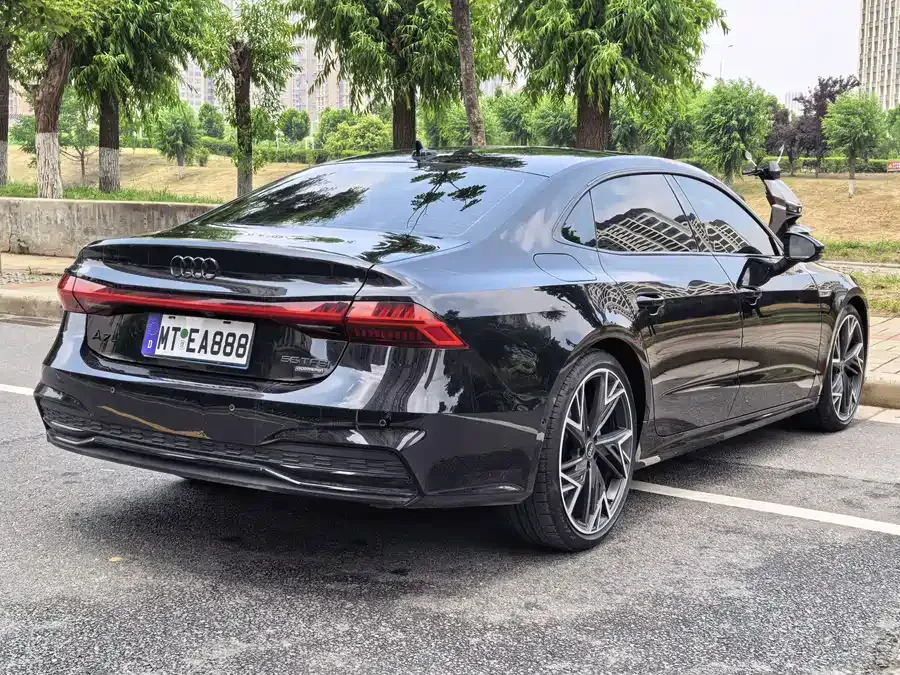 Audi A7L 2023 45 TFSI quattro S-line Black Warrior Edition 2023 — миниатюра 4