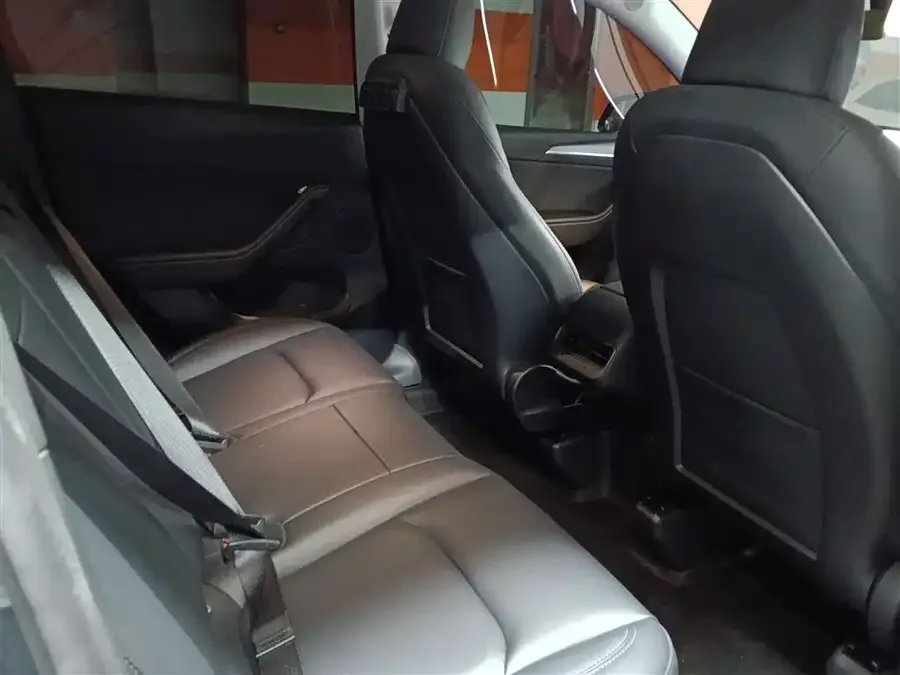Tesla Model Y Model Y 2024 rear-wheel drive version 2024 — миниатюра 2