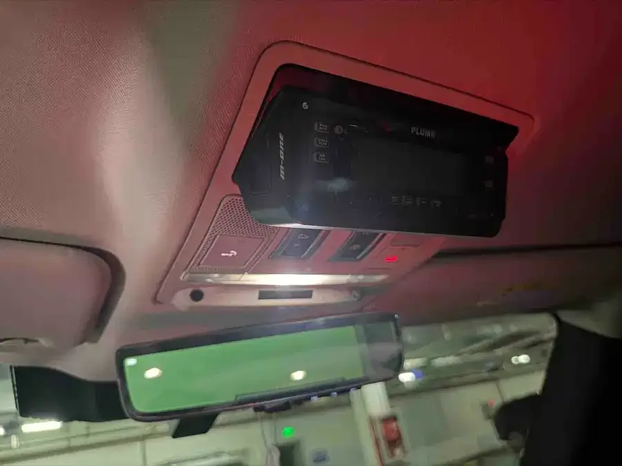 Land Rover guard Land Rover Defender 2024 110 3.0T P400 XS 2024 — миниатюра 5