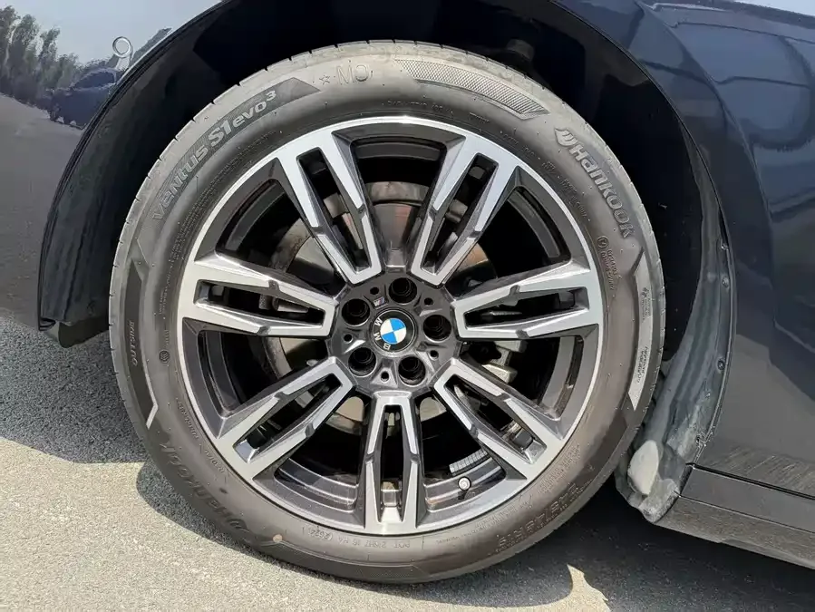 BMW 5 Series BMW 5 Series 2024 525Li M Sports Package 2024 — миниатюра 4