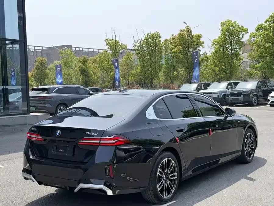 BMW 5 Series BMW 5 Series 2024 525Li M Sports Package 2024 — миниатюра 5