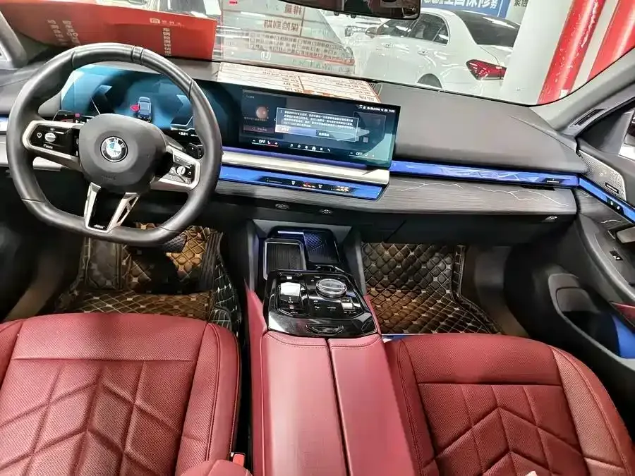 BMW 5 Series BMW 5 Series 2024 530Li Exclusive M Sports Package 2024 — миниатюра 4