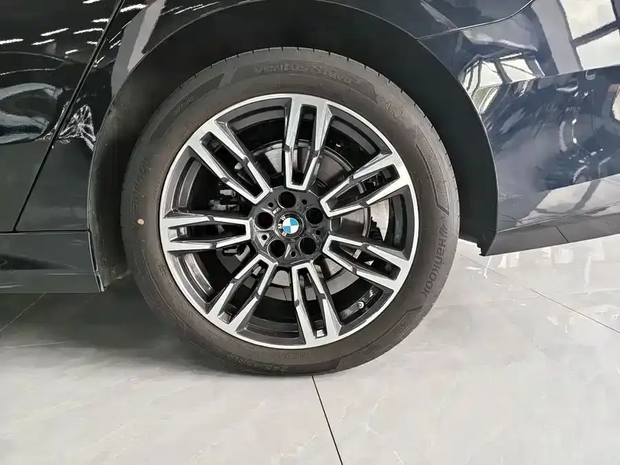 BMW 5 Series BMW 5 Series 2024 530Li Exclusive M Sports Package 2024 — миниатюра 5