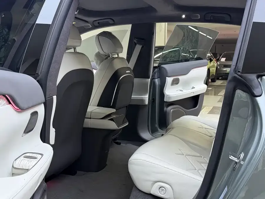 NIO ET7 NIO ET7 2022 100kWh First Edition 2022 — миниатюра 2